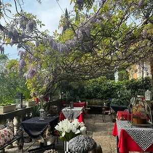 *** Bed & Breakfast Residenza Ca' Degli Enzi Italia